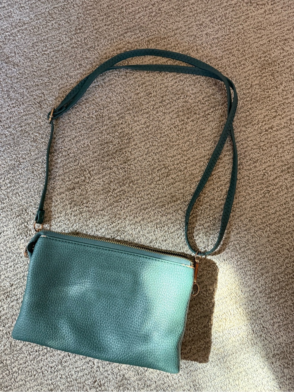 Women's Green Crossbody Bag - Classic Everyday Style